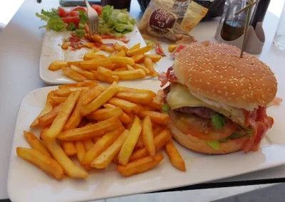 Hamburguesa con patatas
